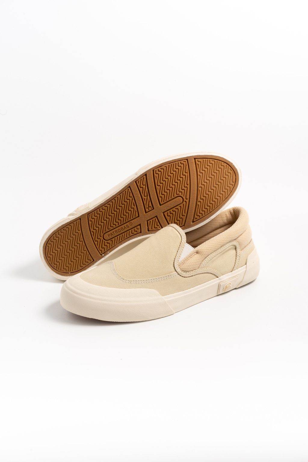 on cloud slip on