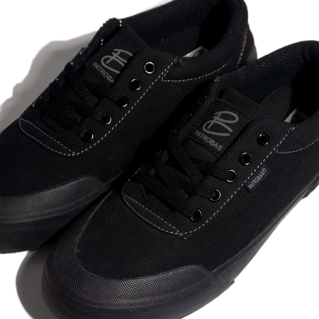 Basic All Black - Image 4