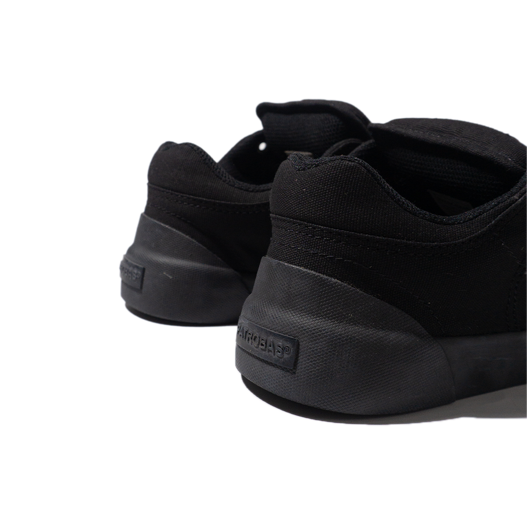 Bulky All Black - Image 4