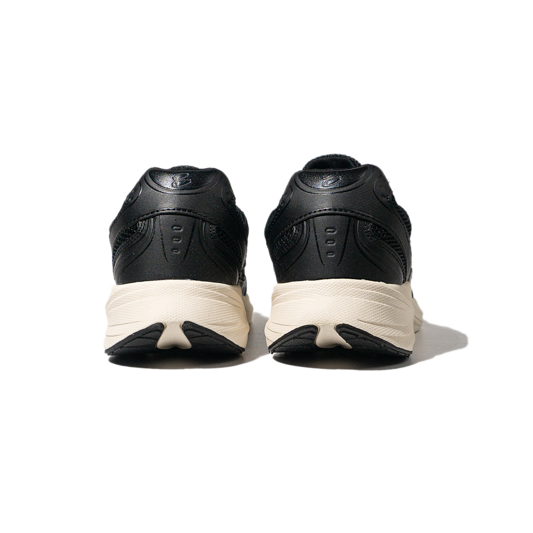 Nomad Black White - Image 4