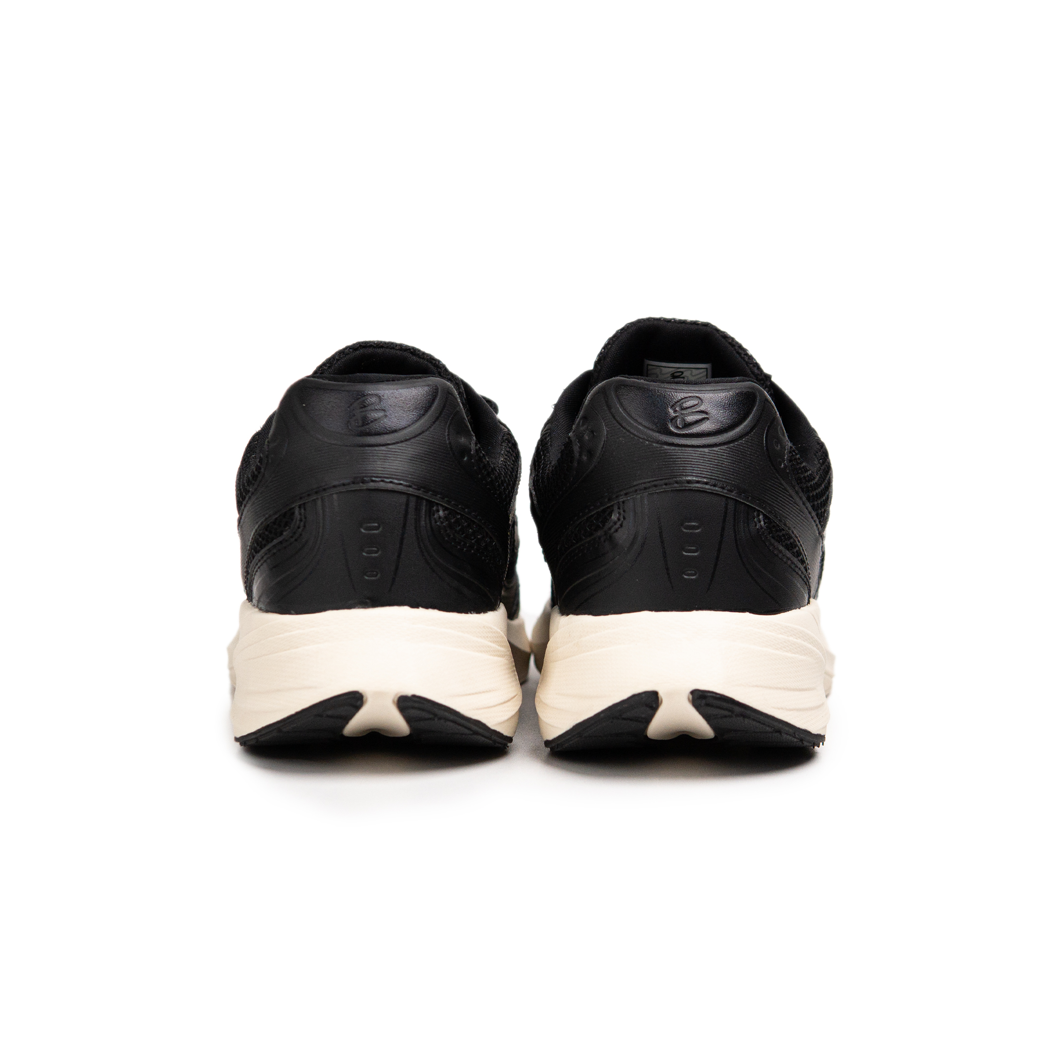 Nomad Black White - Image 3